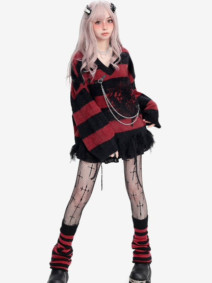 Y2K ブラック＆レッド スパイダーウェブ柄 ディストレストリム Vネック ストライプ セーター バックルストラップ チェーン付き