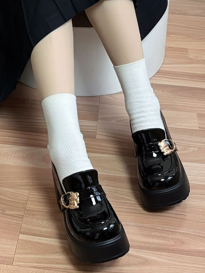 Polierte Blockschnallen High Bear Plateau Slip-Ons Schwarze Heels Hugging Heart
