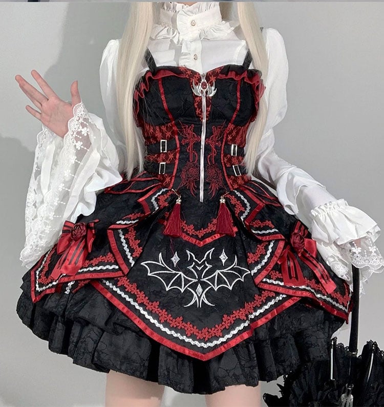 Weißes Hemd mit Glockenausschnitt und Rüschenärmeln im Gothic-Stil