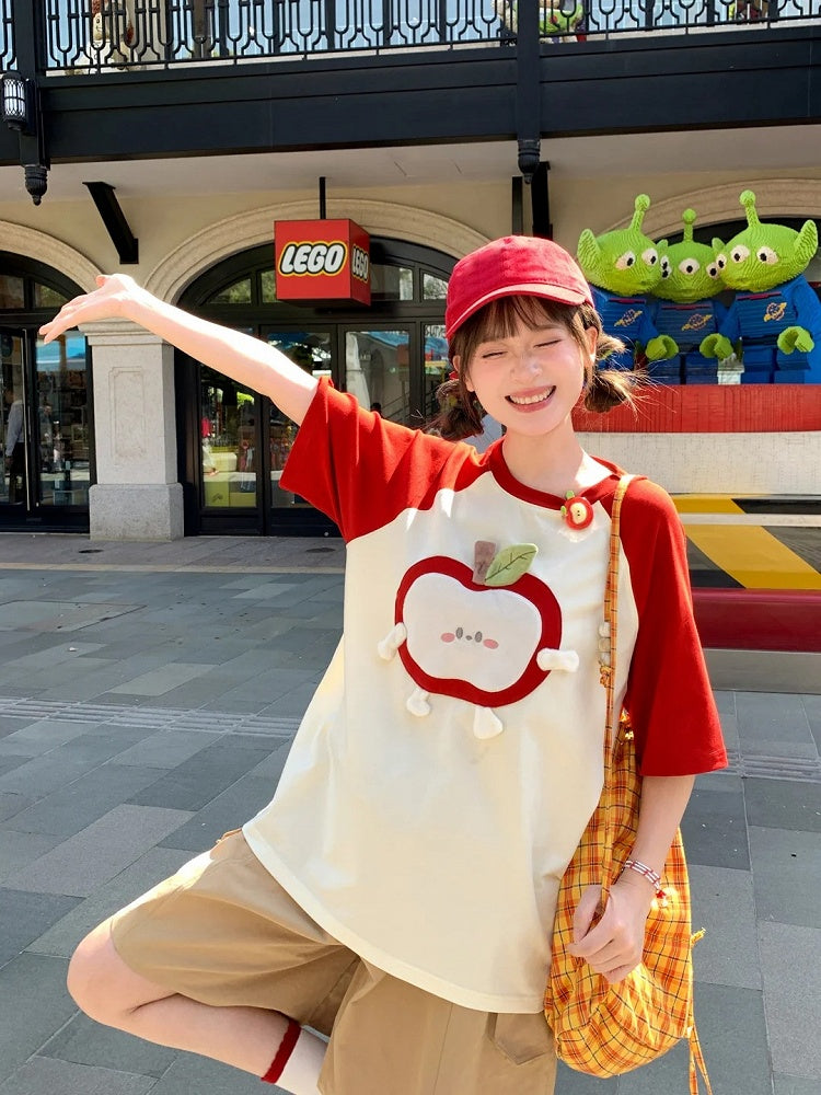 赤と白のカラーブロックデザインTシャツ アップル