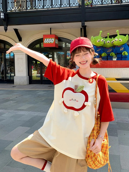 赤と白のカラーブロックデザインTシャツ アップル