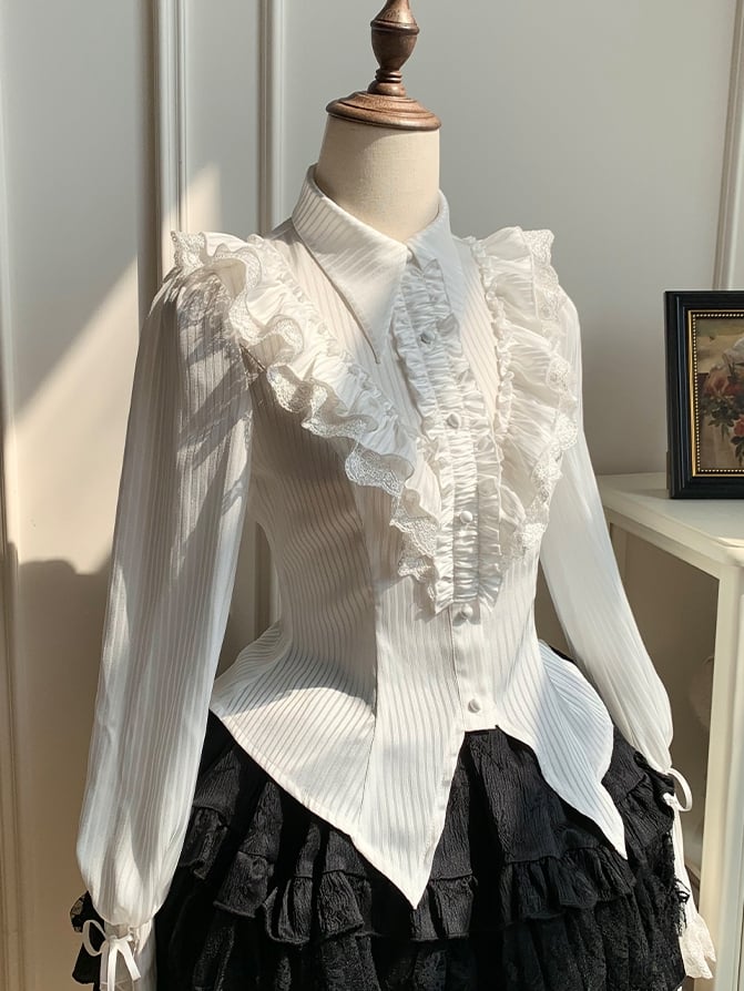 Umschlagbares Lolita-Hemd mit langen, spitzen Ärmeln und weißem Gothic-Kragen
