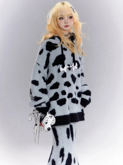 グレーの斑点模様のフード付きセーター