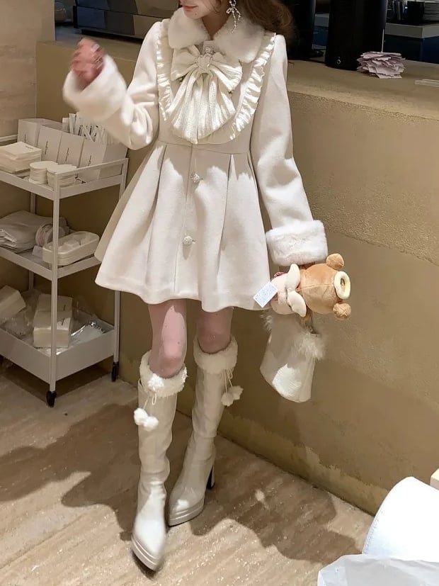 Beige Jirai Kei Wool Coat Dress – Plush Fur Trim & Oversized Bow