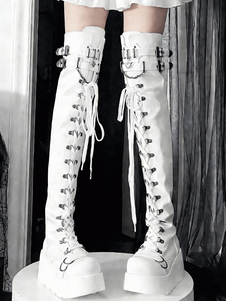 System Chain Style Motifs Decorative Matte Platform Heart PU Boots White in Punk with Triple Closure