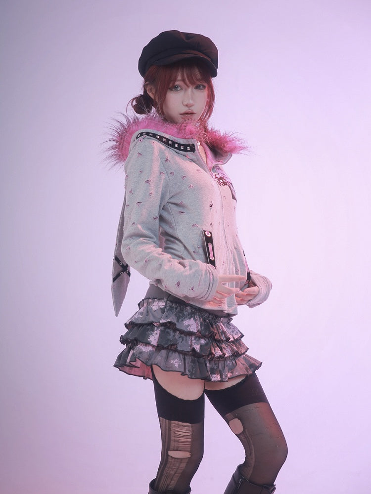 グレーのローウエスト迷彩スカート