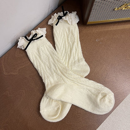 Rote süße Wadensocken mit Spitzenbesatz und Schleife