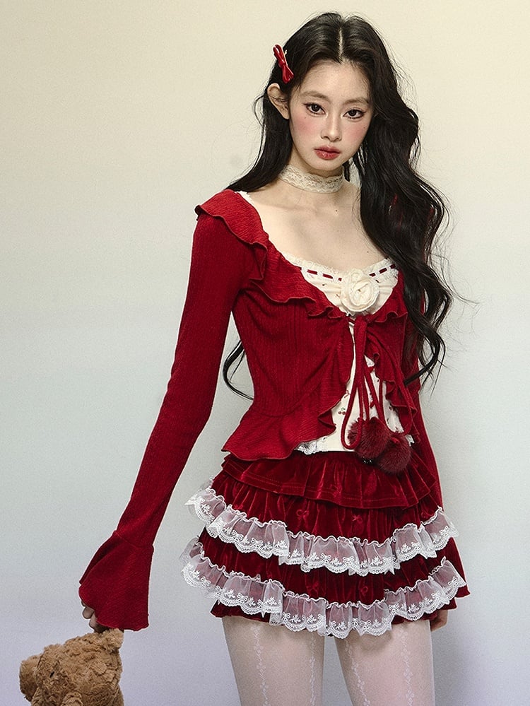 Roter kurzer Cardigan mit V-Ausschnitt, selbstbindenden Trägern und Rüschenbesatz