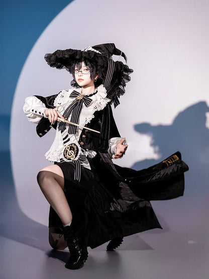 Black and White Ouji Lolita Full Set - White Shirt + Black Shorts + Musical Note Print Black Robe