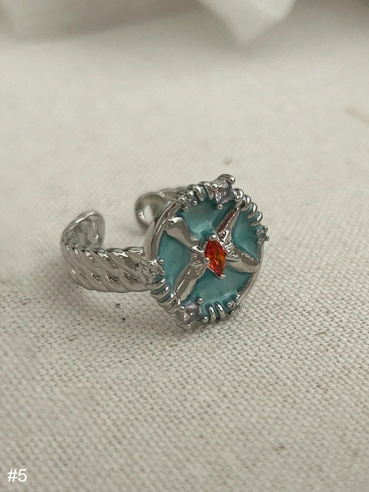 Bague Y2K argentée ornée de strass - Kiwi Store