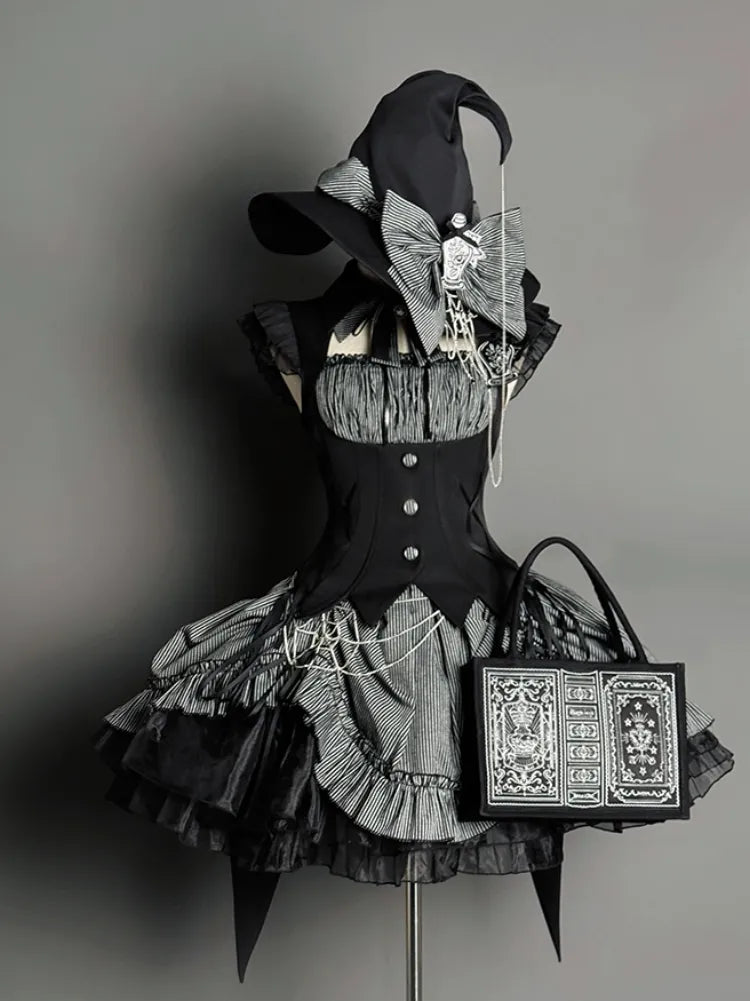 Schwarze Handtasche mit Stickerei „Magic Book“