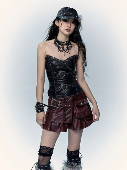 Weinroter Rock mit Schnallengürtel