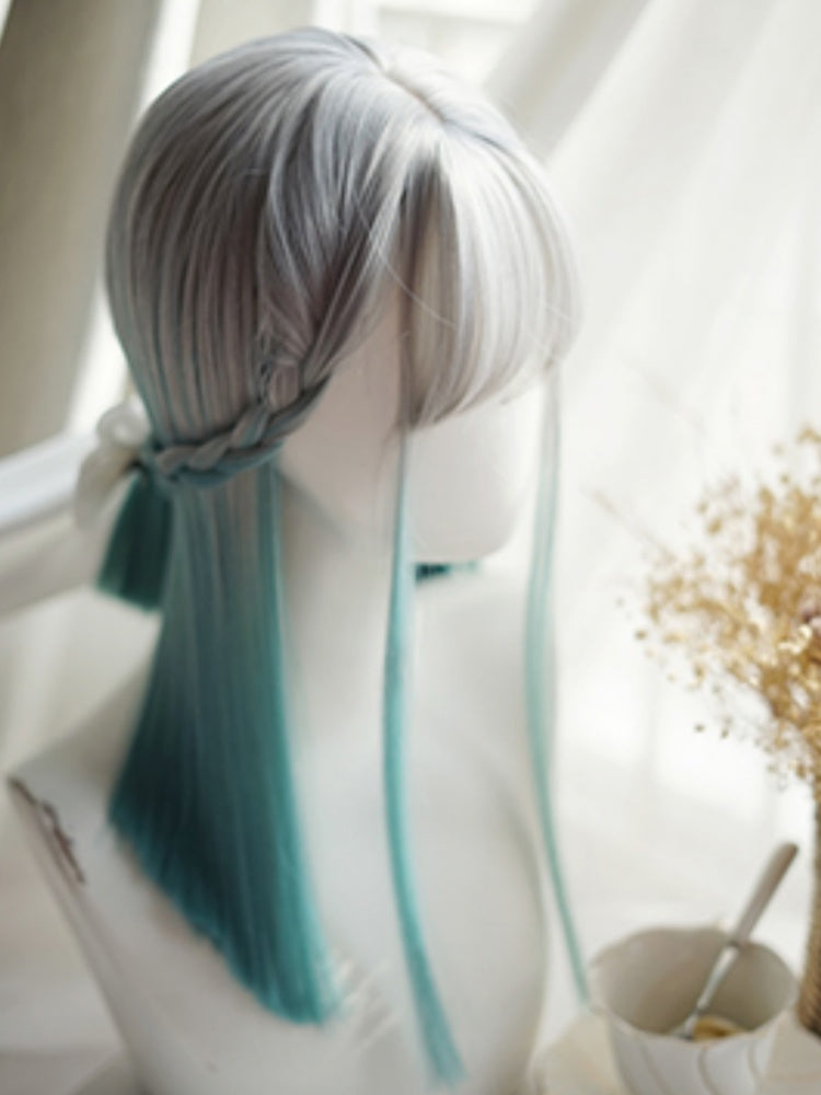 グレーグリーンのオンブレヘアカラー、バスト上の長さ、フルバングのストレートウィッグ