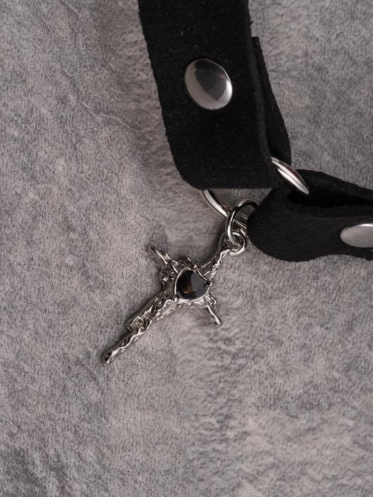 Gothic Choker mit Kreuzanhänger Schwarz