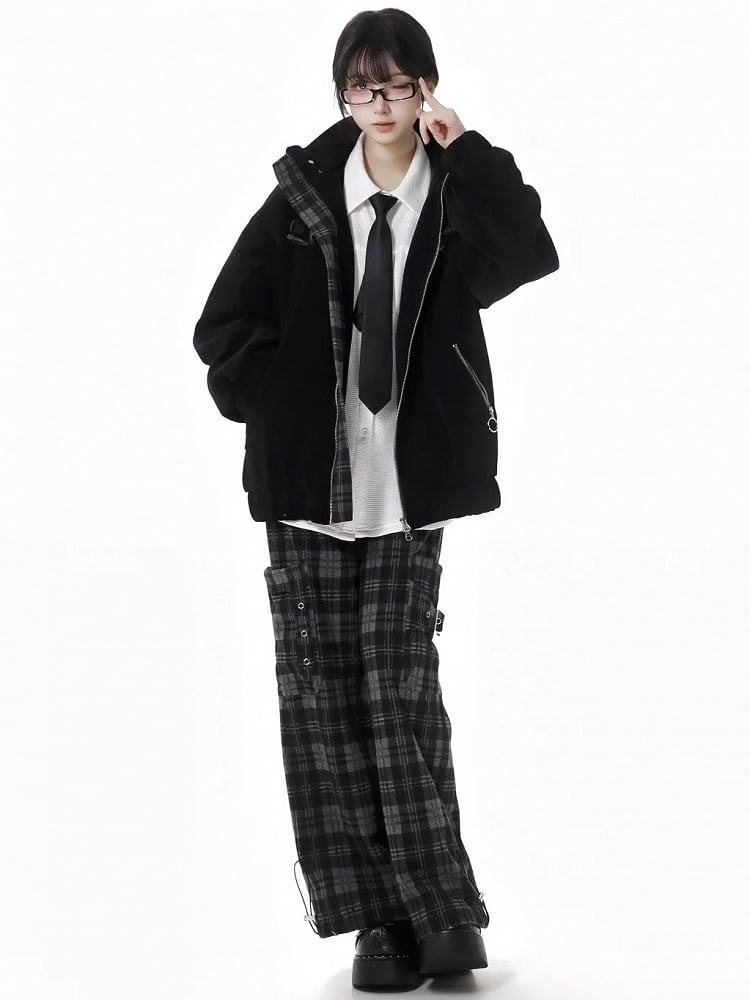 Schwarze Kapuzenjacke mit Schlangenmuster und überkreuzten Schnallenriemen