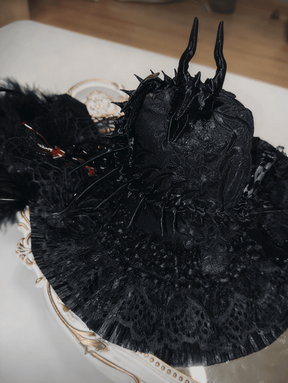 and White Gothic Decor Dragon Mini Feather / Bone Black Hat with Lolita