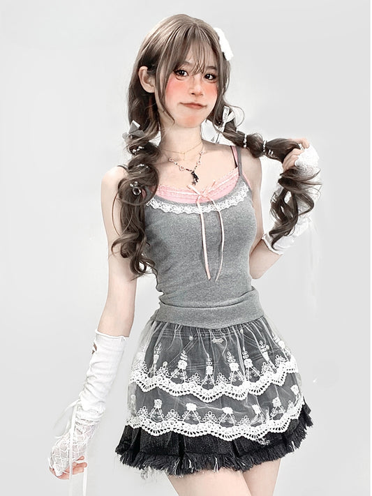 Graues, doppellagiges Cami-Top aus Spitze + rosa Cami-Top-Set mit gepolsterten Körbchen