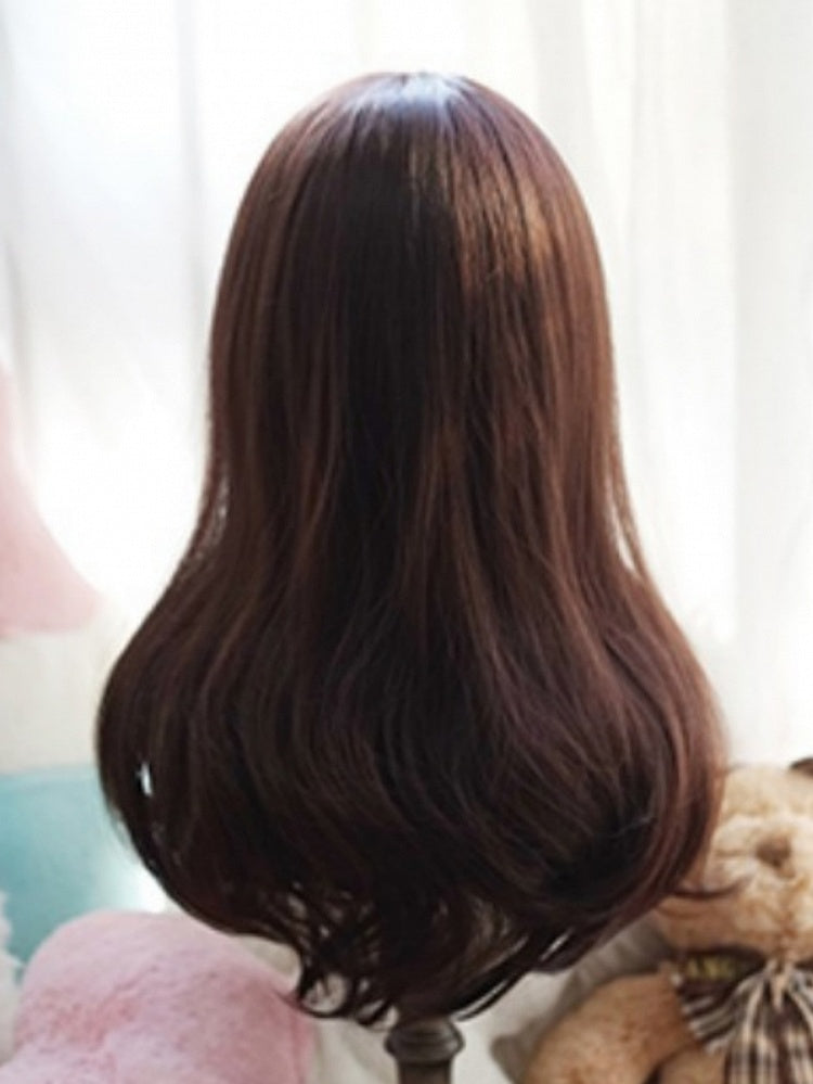 ダークブラウンのロングウェーブウィッグ（前髪あり）