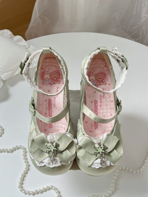 Green Winter Embossed Slope Heel Shoes with Snowflake Embroidery - Vintage Sweetheart
