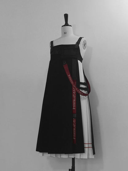 未来的なドレスバックルディテールのホワイトブラックテックウェアJSKプリーツ