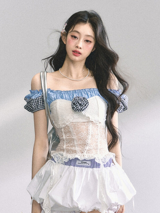 カスケードウエストトップ、フリル、オフショルダーネックライン、レースパッチ、ブルー