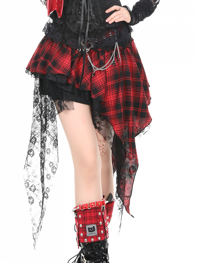 Gothic Asymmetrischer rot karierter Stufenrock mit kaskadierendem Spitzenrüschenbesatz und Kettenakzenten