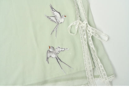 リボンサイドライトグリーンツバメ刺繍セルフタイ