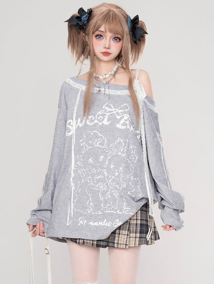 Graues Top mit asymmetrischem Ausschnitt und Cartoon-Spitzenakzenten