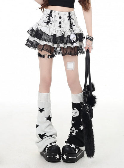 レースブラックトリムライトグレーキティプリントティアードスカート