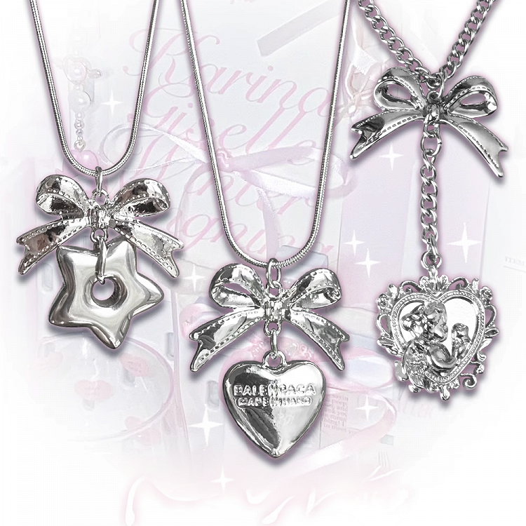 Halskette mit Schleifenanhänger in Silber