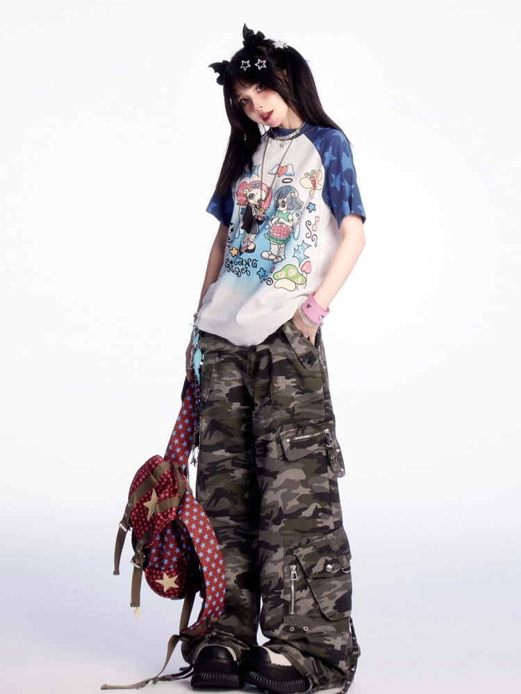 Blau-weißes T-Shirt mit Farbblock-Design und Cartoon-Mädchen-Print im Y2K-Stil
