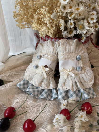 / カフス 赤 緑 白 手首