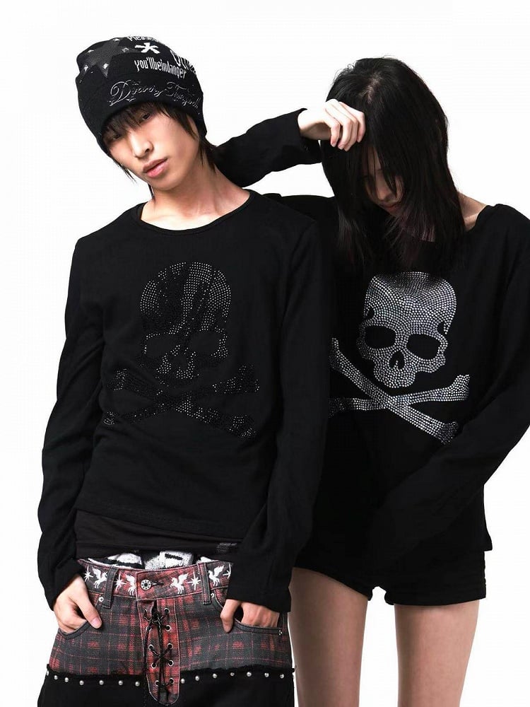 Silver Skull Rhinestone Top with Round Neck and Long Sleeves - DETW OnLine