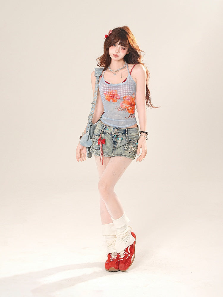 ピンク/ブルーの花柄セミシースルーホルターネックトップスとレッドチェック柄キャミソールセット