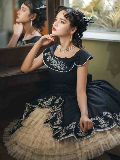 Dress Black Lily with Elegant of Valley Classic Embroidery Beige the Lolita