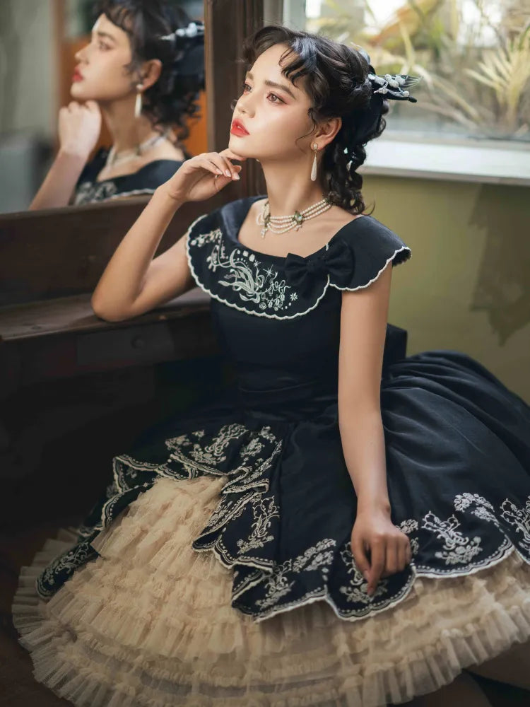 Lily Stickerei Kleid Beige Lolita Valley of Black Classic die