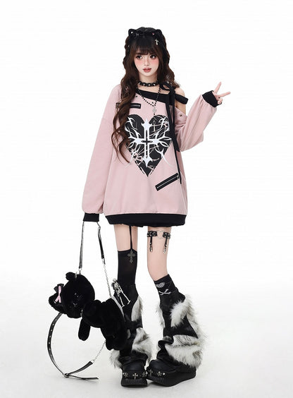 ピンクのアシンメトリーネックライン、セルフタイストラップ、ハート＆クロス スウェットシャツ