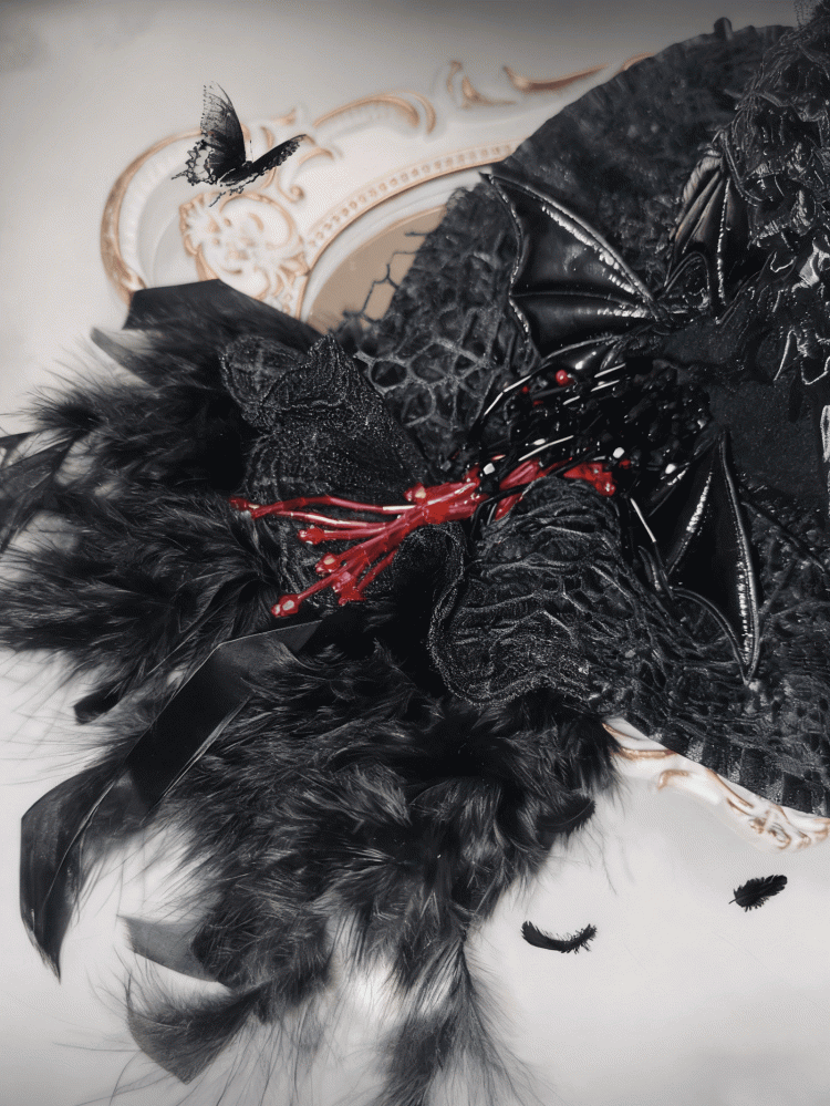 and White Gothic Decor Dragon Mini Feather / Bone Black Hat with Lolita