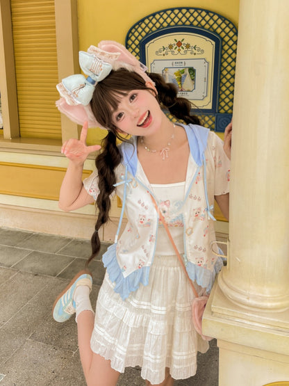 裾ホワイトスクープネックライン キャットプリント レタスキャミトップ