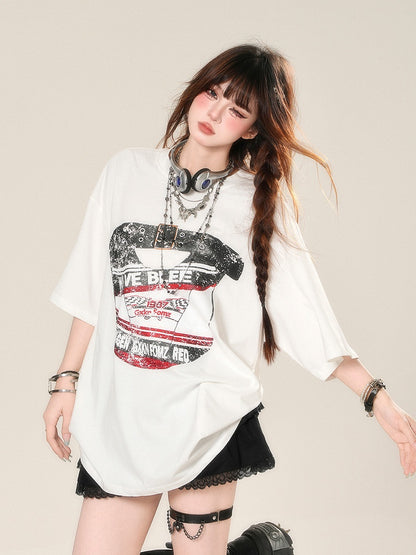 Weißes, lockeres Sport-T-Shirt mit Rundhalsausschnitt und Grafik