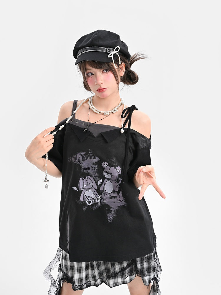 ブラック オフショルダー ネックライン テディベア プリント Tシャツ
