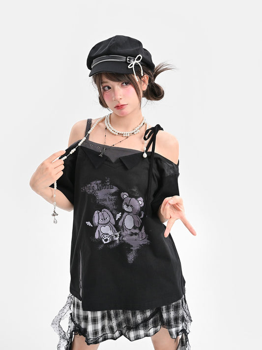 ブラック オフショルダー ネックライン テディベア プリント Tシャツ
