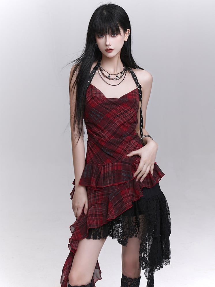 Rot kariertes Neckholder-Top mit kaskadierenden Rüschen und Schnallenriemen