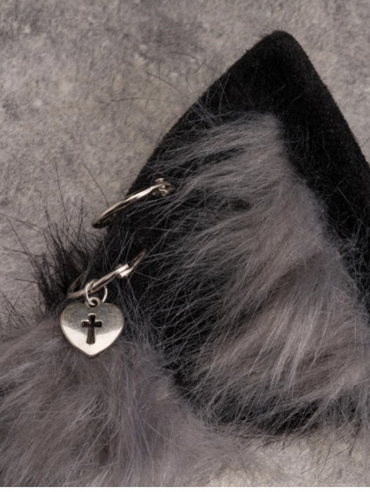 Ear Studs Black With Cat Details KC Heart Design