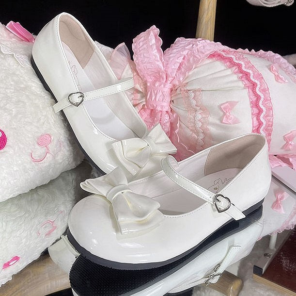 Sweet Lolita White Mary Janes with Heart Snap & Bow Decor