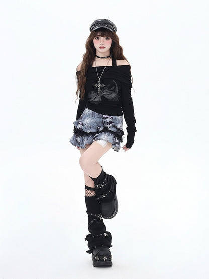 ブラックのオフショルダーネックラインの蝶結びプリントトップス