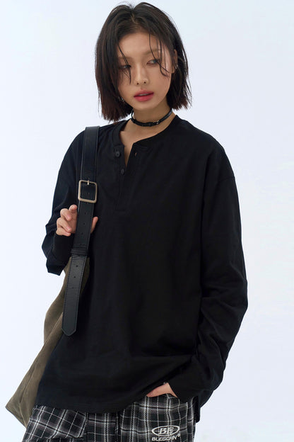 ミニマルなハーフボタンTシャツ