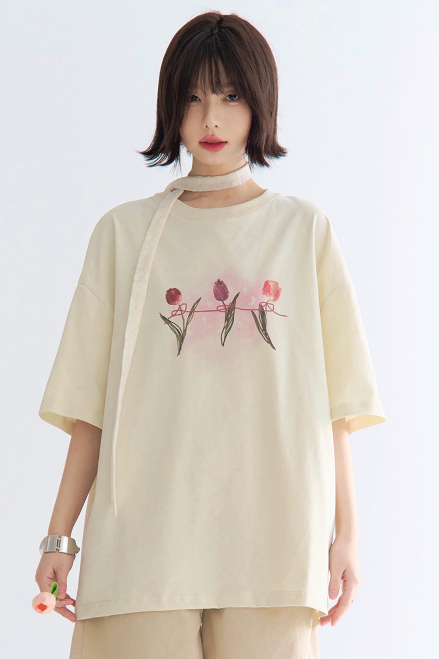 ミニマリストプリントTシャツ チューリップ