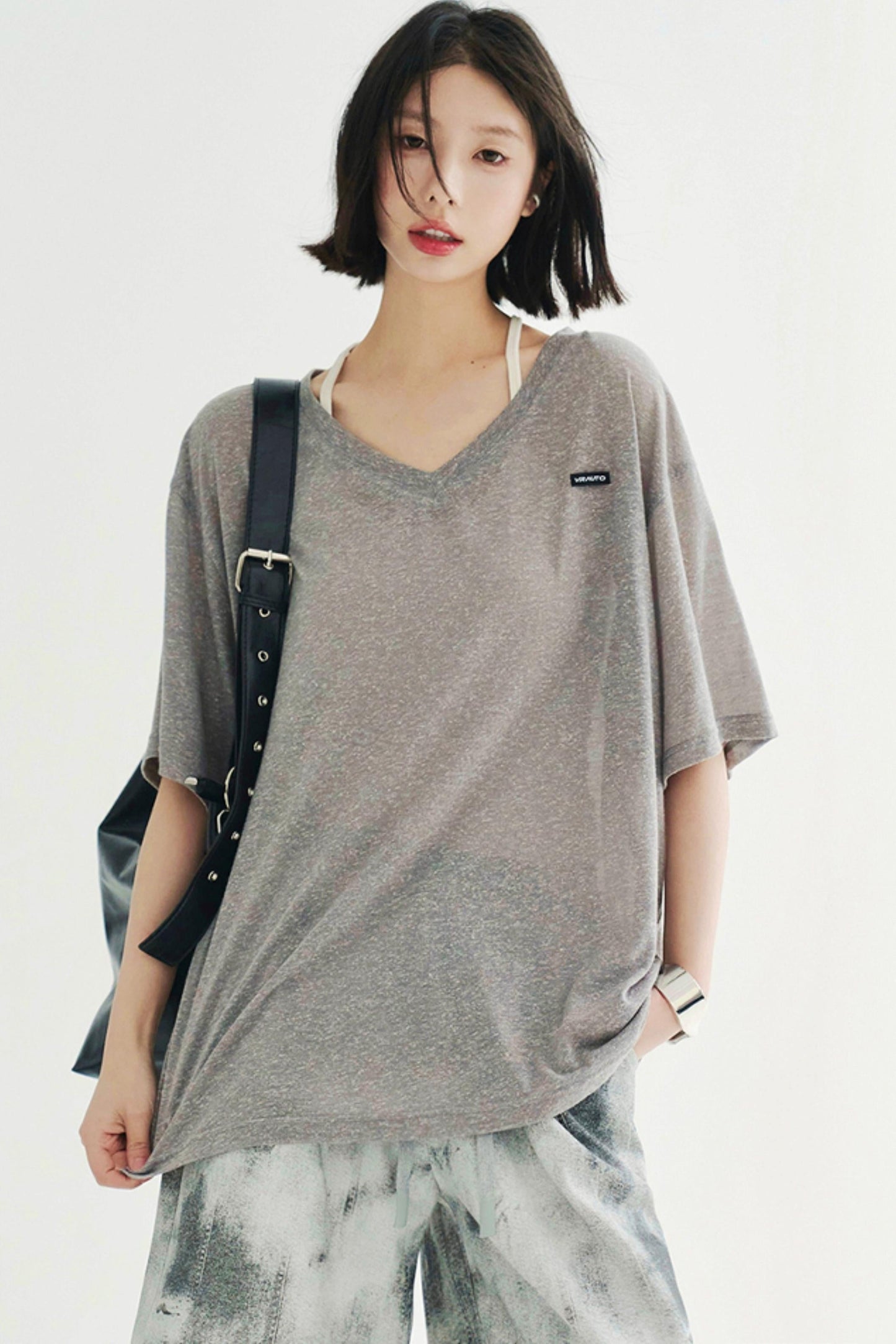 軽量シアーVネックTシャツ