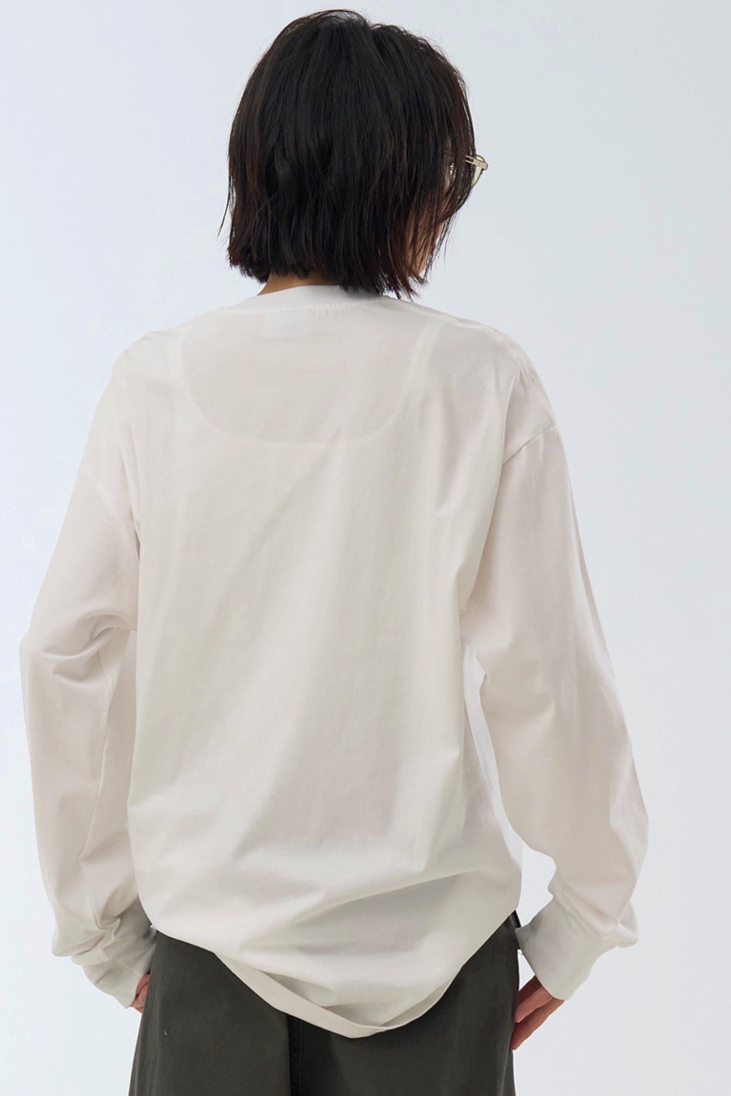 ミニマルなハーフボタンTシャツ